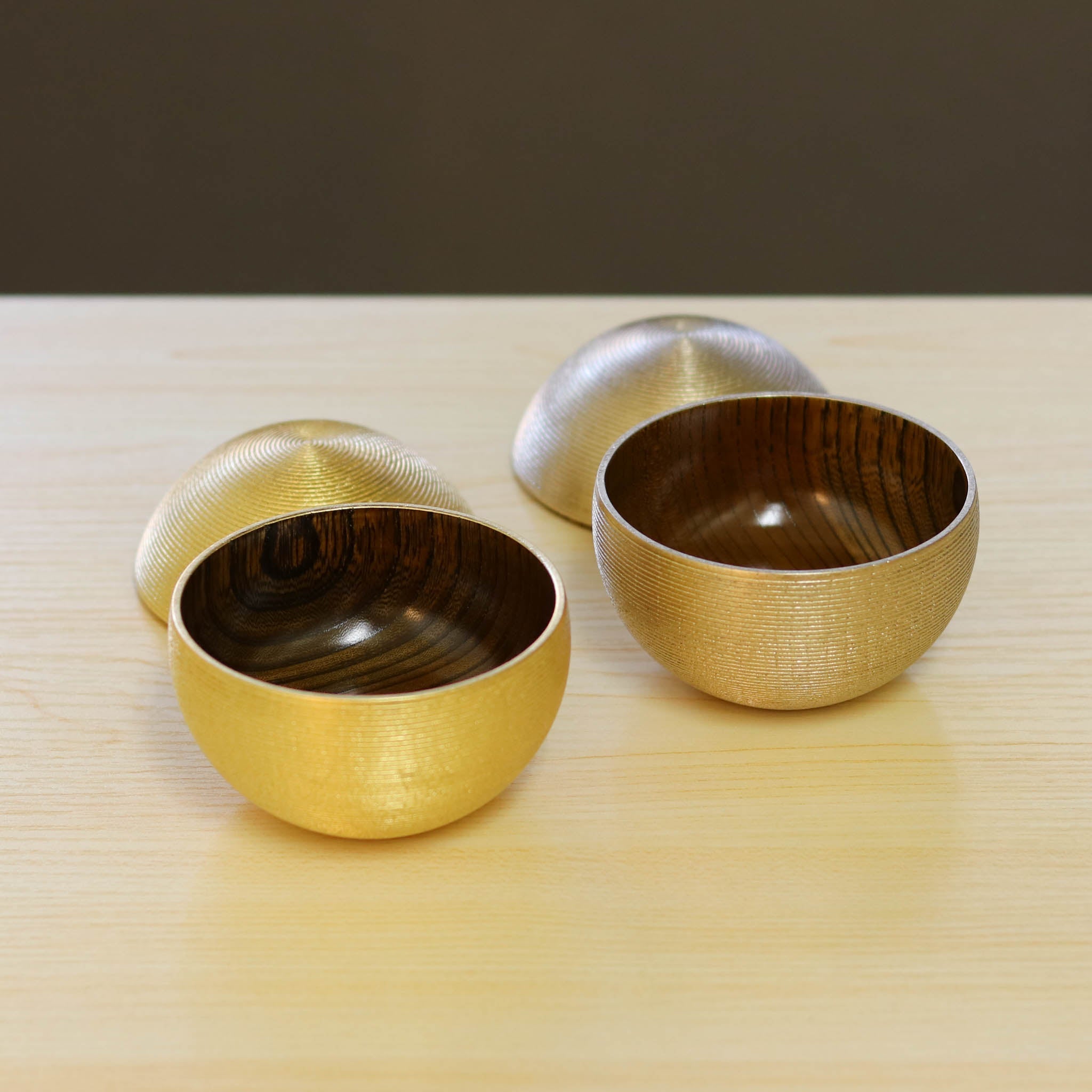 金沢金箔 小物入れ | 千筋 まり型 | 永遠色 | 箔座