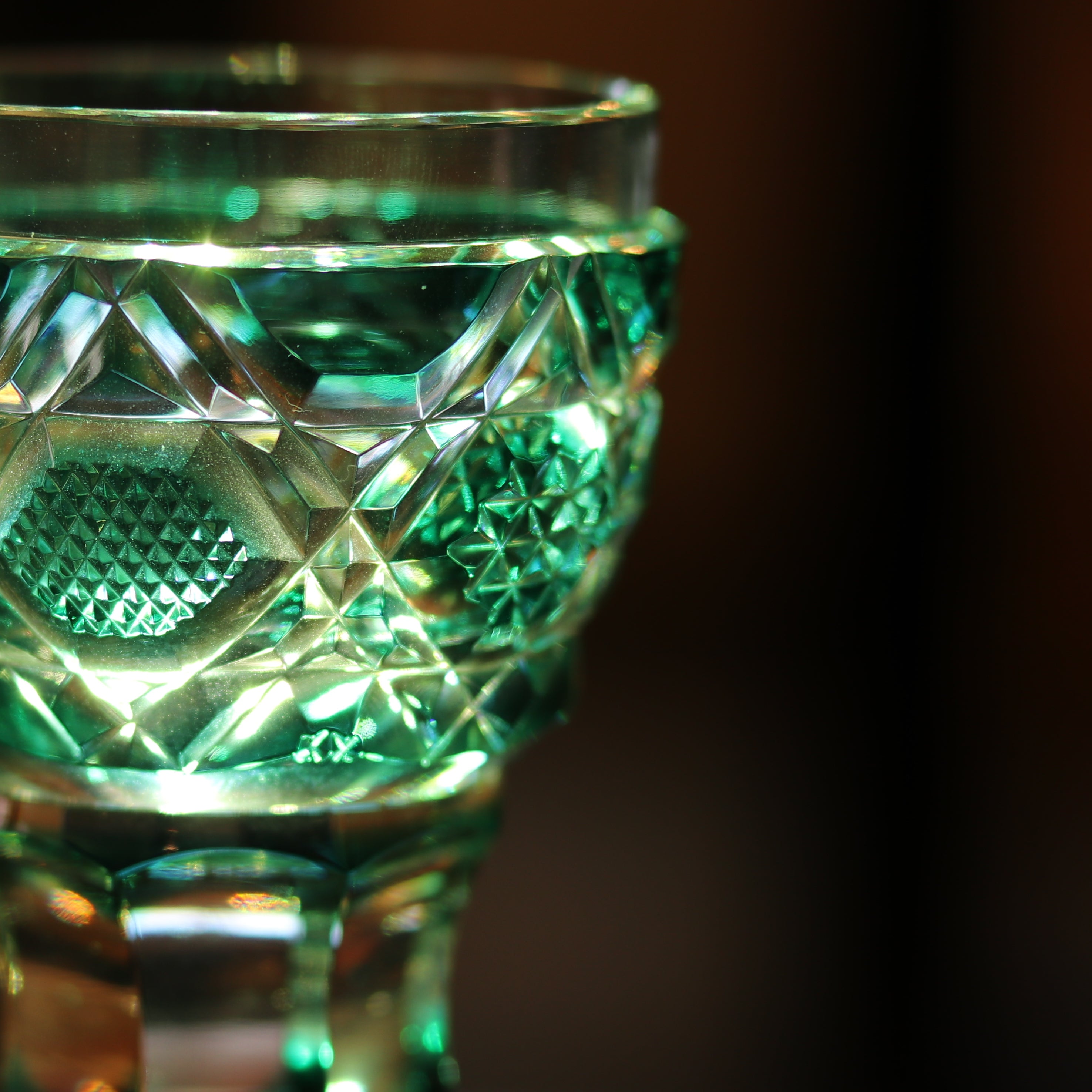 薩摩切子 台付きグラス | 馬上杯 | 緑 | 薩摩びーどろ工芸