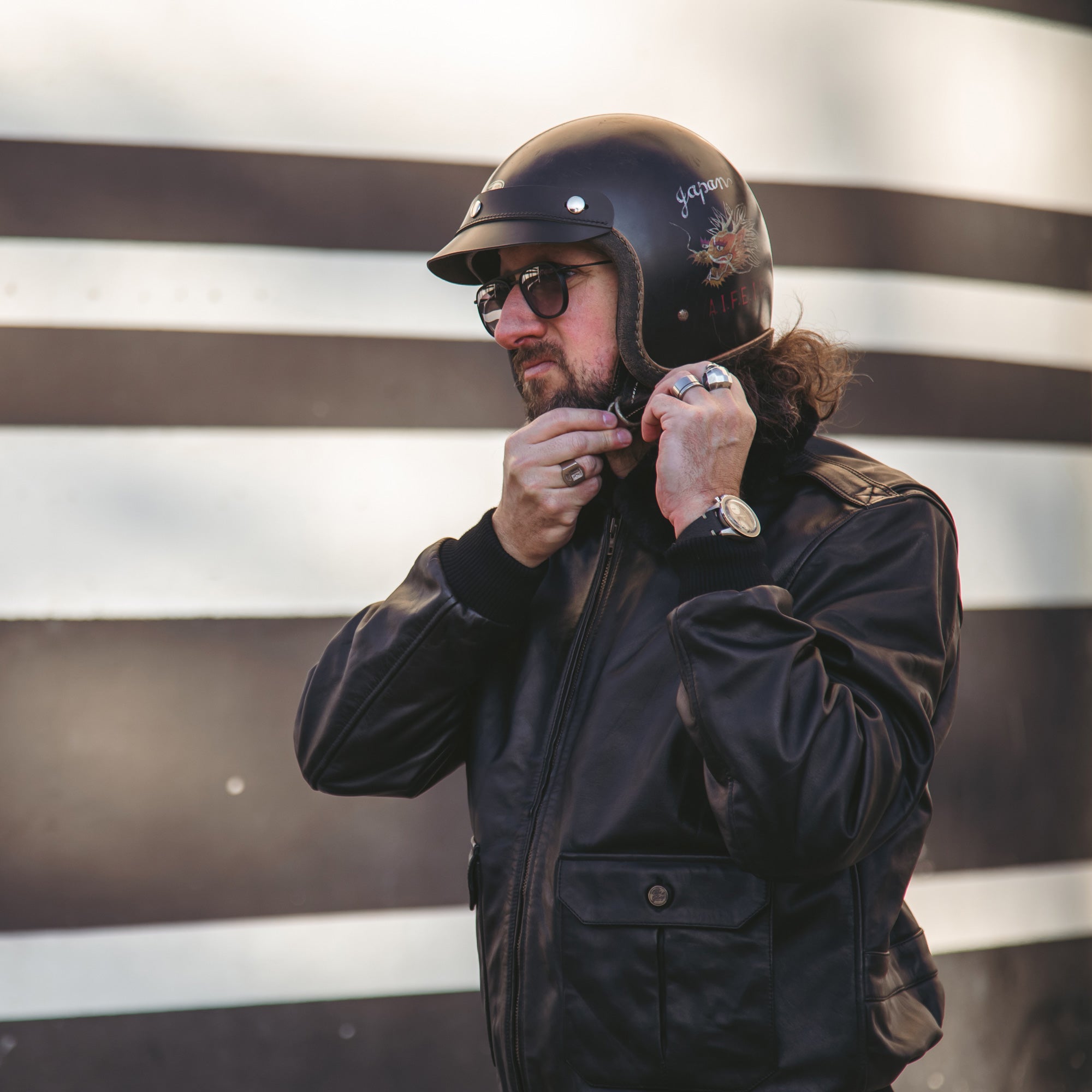 試着無料】エイジオブグローリー コックピット ブラック - バイク用