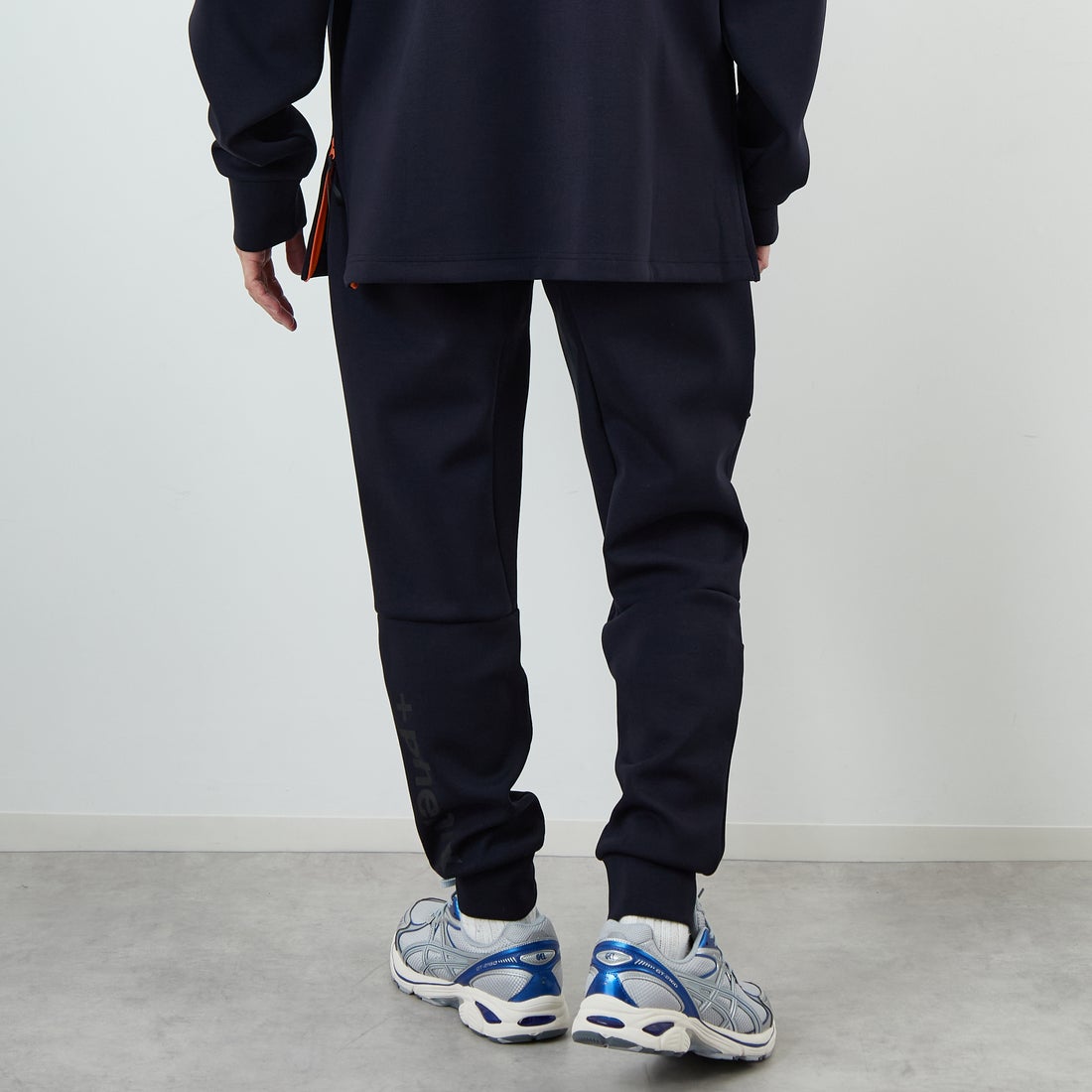 phenix [プラスフェニックス] 別注 ダンボールニット ジョガーパンツ