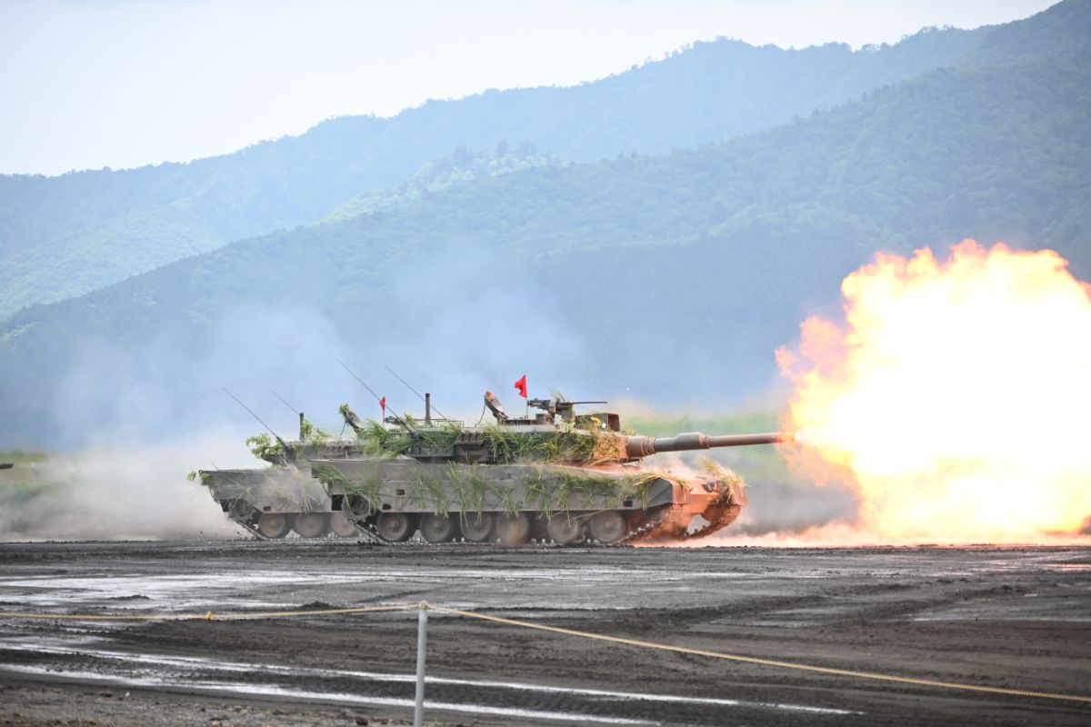 レポート】令和6年度富士総合火力演習が開催｜Jディフェンスニュース