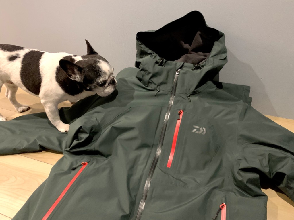 ダイワ】ゴアテックス プロダクト ウィンタースーツ (DW-1921) を新調