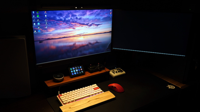 BenQ ScreenBar Halo レビュー：デスクをお洒落に演出できる省スペース