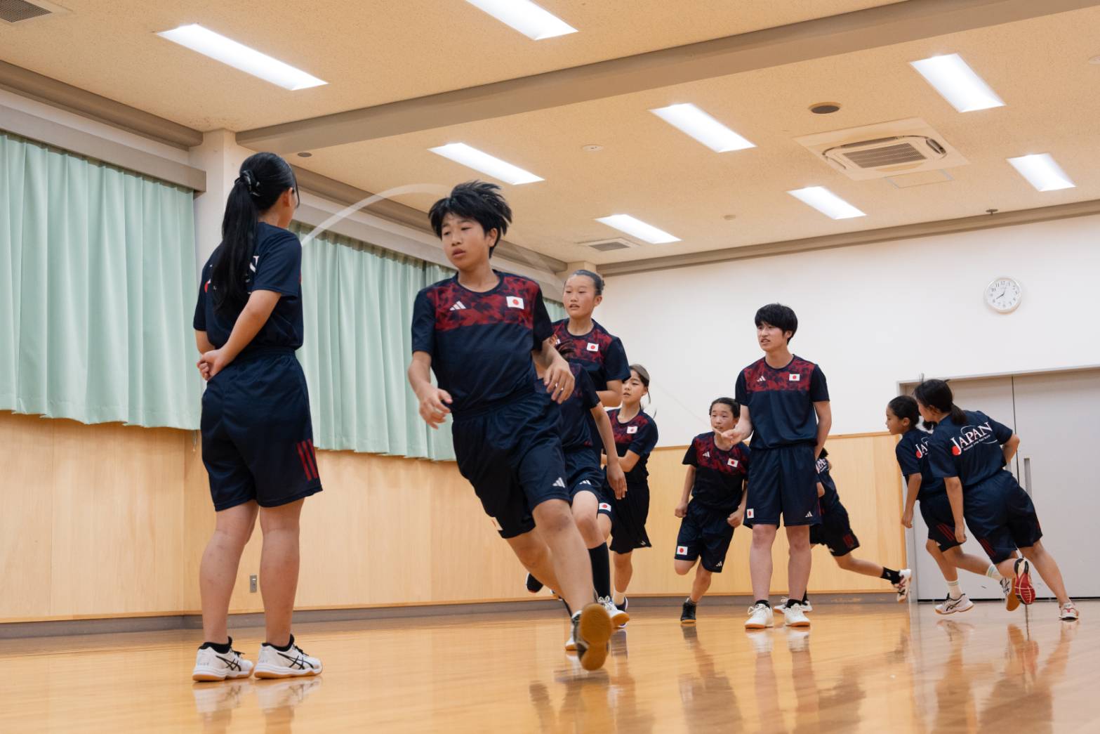 日本新記録！「縄跳びアジア選手権大会」 西宮の強豪チーム “8の字跳び