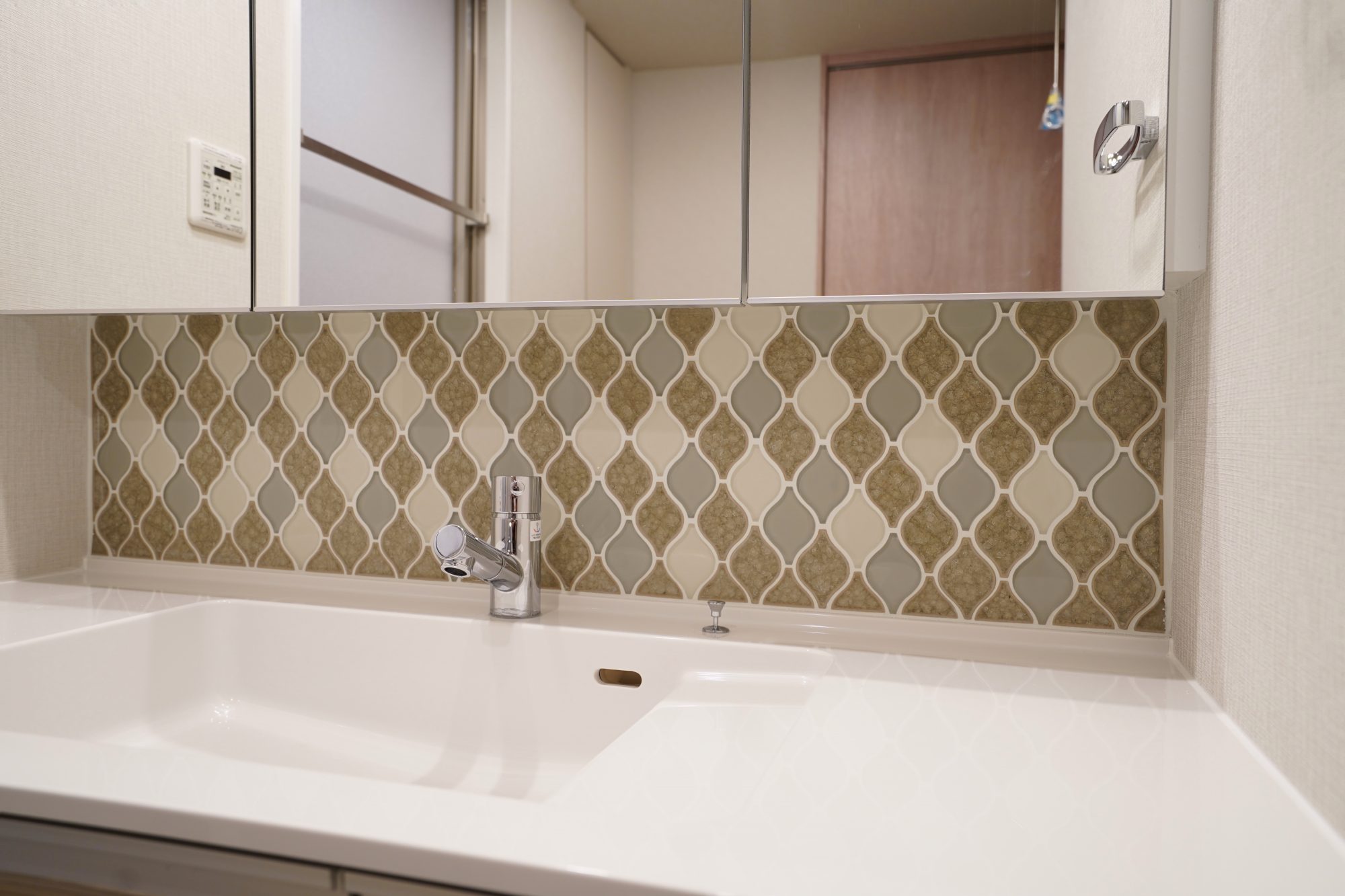 モザイクタイル：リクシル:ミックスモザイクコロリート-神奈川県の施工