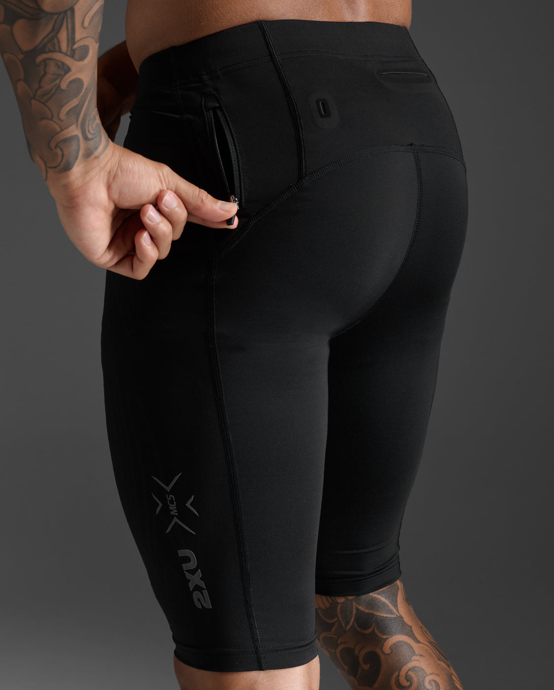 MCSメンズ ランコンプショーツ MA5331B BLK/BRF – 2XU Japan