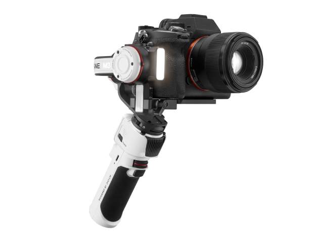 ZHIYUN、CRANEシリーズの新製品「CRANE M3」発表。重量700gで