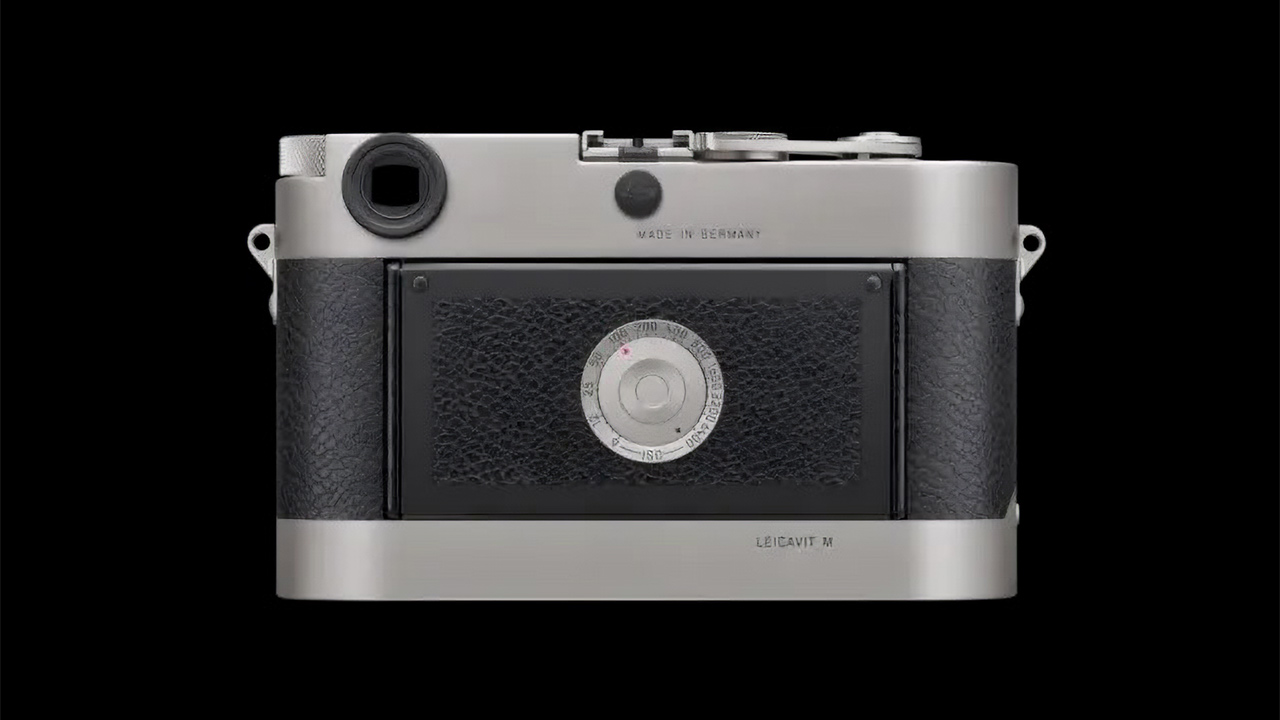 ライカ、ライカMシステム誕生70周年を祝して特別限定セットや書籍を