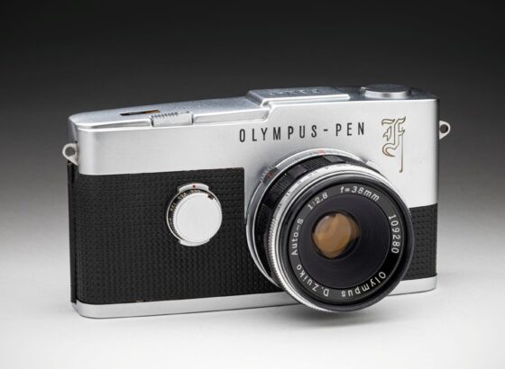 オリンパス Pen F Vol.25 [記憶に残る名機の実像] - PRONEWS : 動画