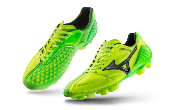本田圭佑選手が着用するサッカーシューズWAVE IGNITUS 4 JAPAN