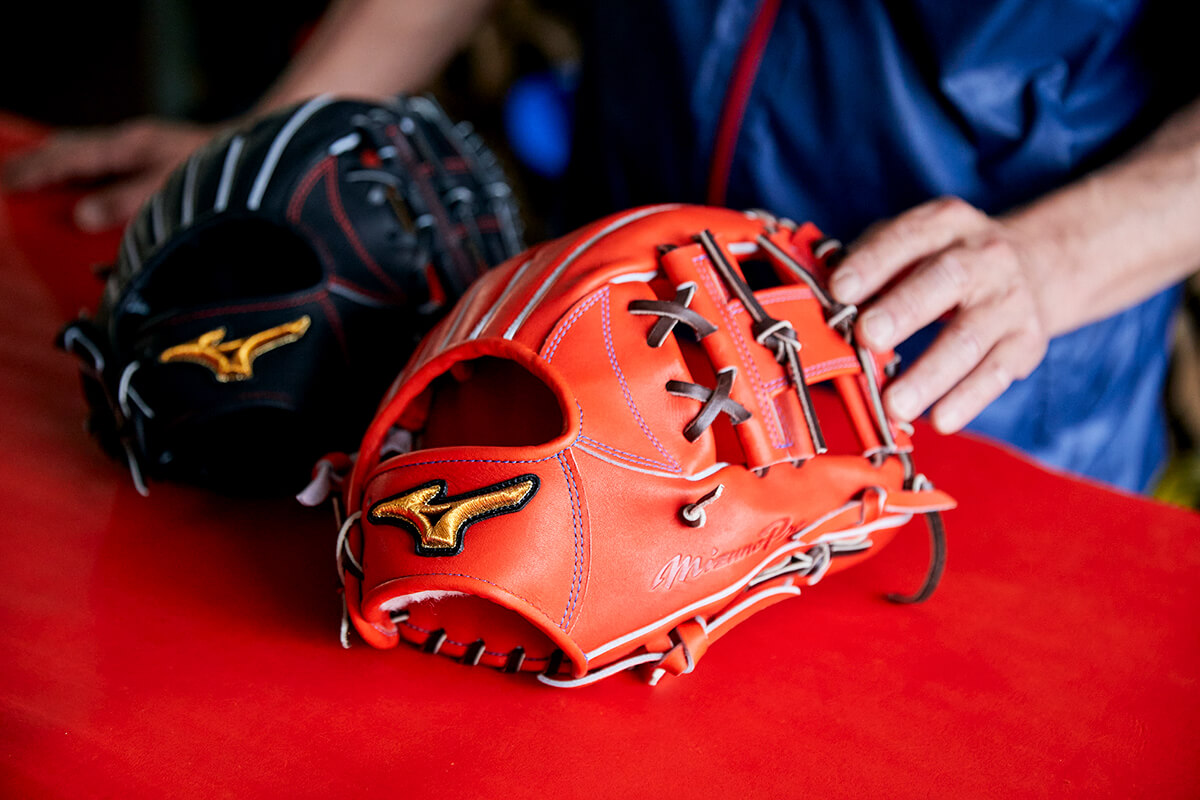 地域の絆を力に、最高のパフォーマンスを「宍粟牛グラブ」｜野球