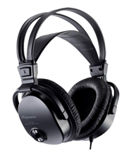 重低音再生を実現したAVリスニング向けのヘッドホン2モデルを新発売