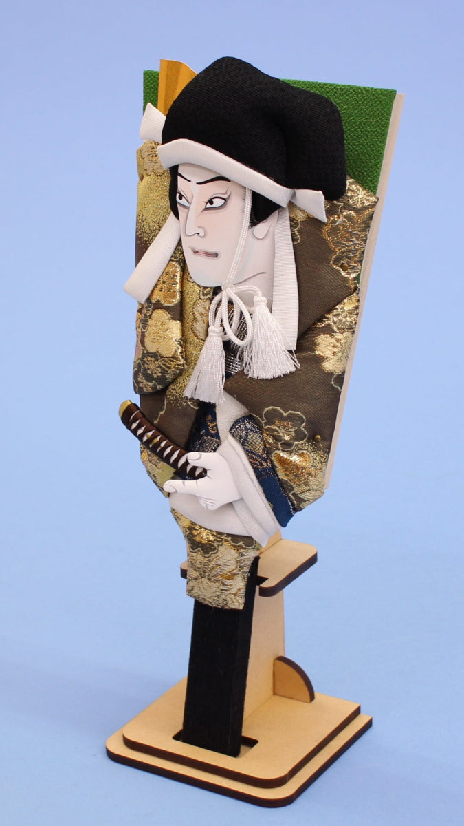 歌舞伎羽子板 8号富樫 スタンド付き – 寿鳳人形の東芸