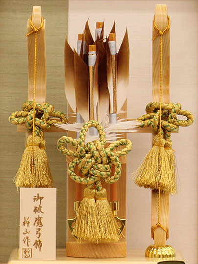 破魔弓ケース飾り 高さ31cm 若葉｜檜作りの初正月・初節句飾り – 寿鳳