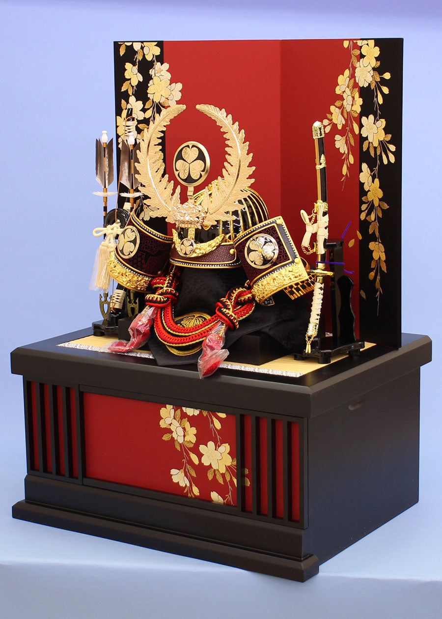 五月人形 兜収納セット 幅62cm 着用 徳川家康 赤しだれ桜 – 寿鳳人形の東芸