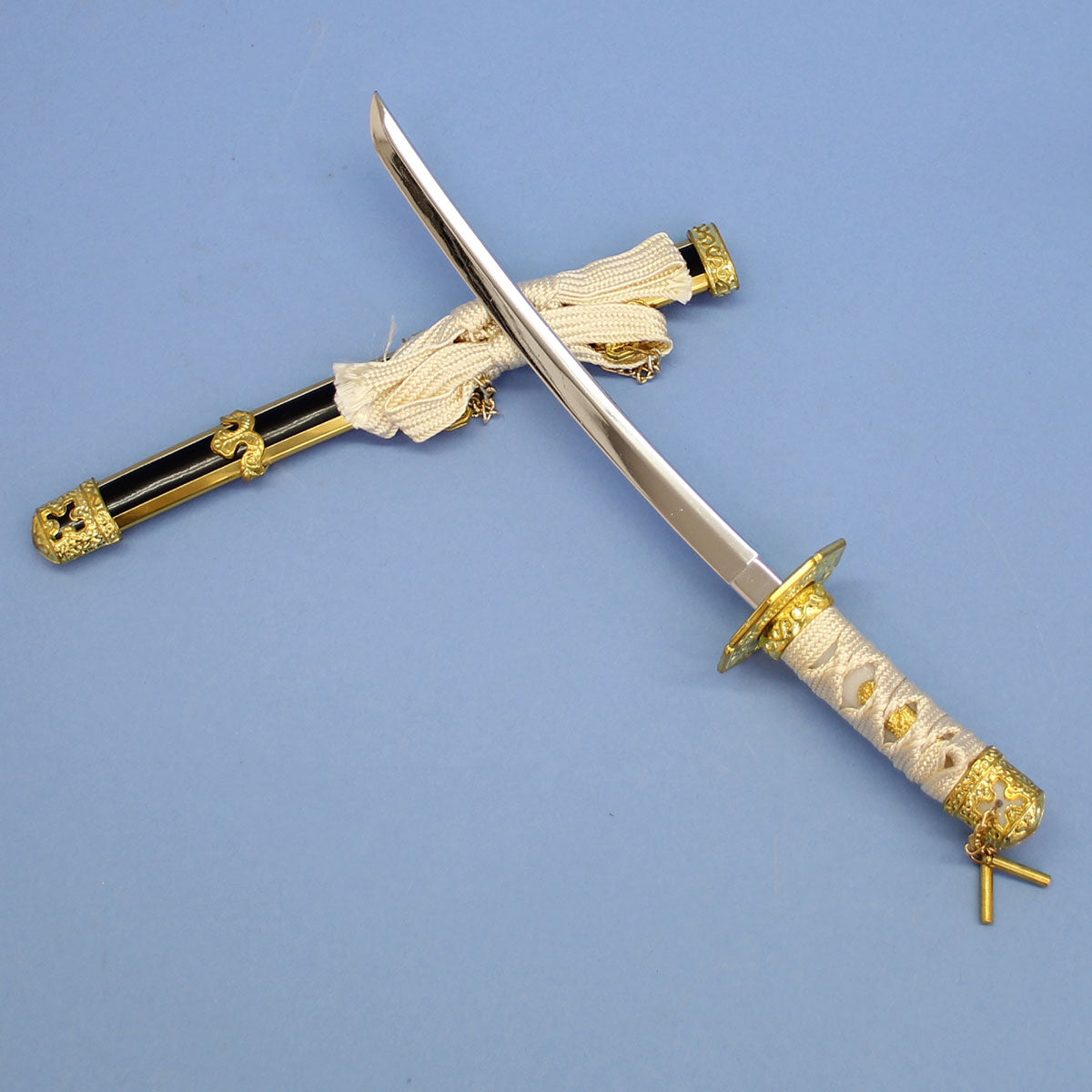 五月人形用付属品、弓太刀セット単品販売 13号白木 赤弓 – 寿鳳人形の東芸