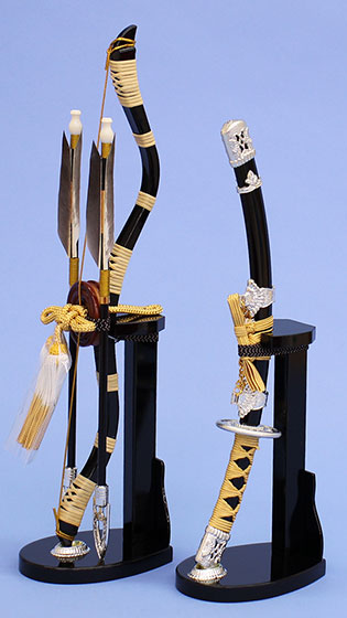 五月人形用付属品、弓太刀セット単品販売 13号 銀 – 寿鳳人形の東芸