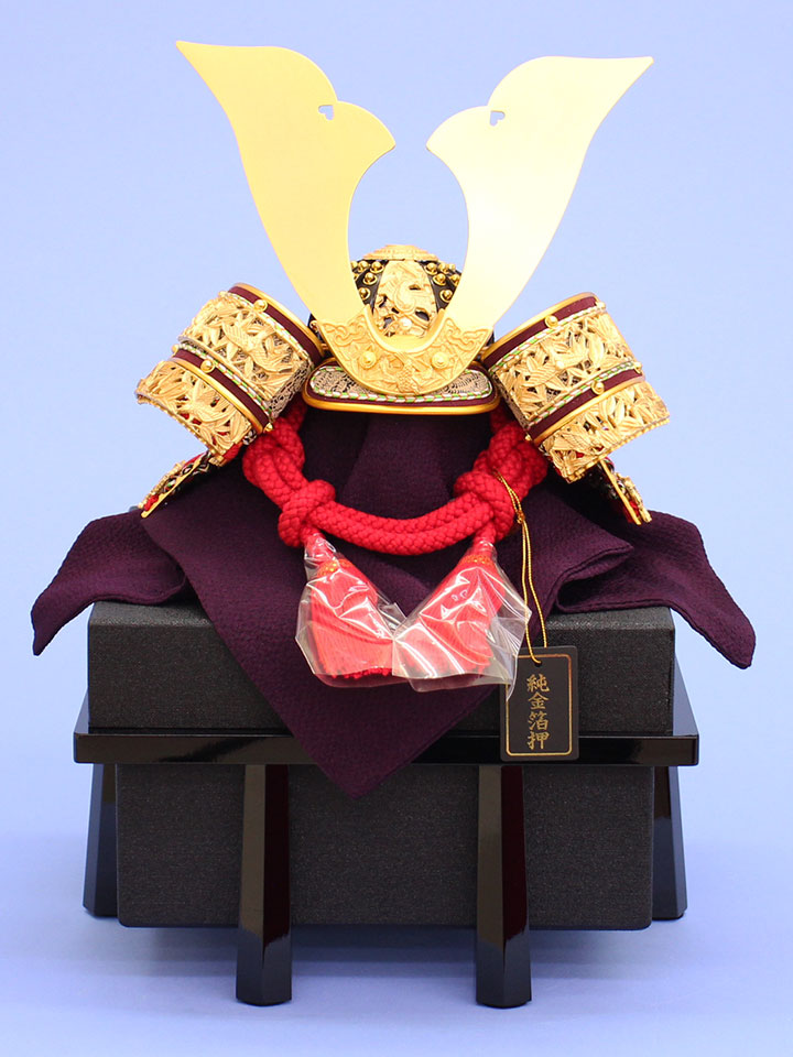 五月人形 単品兜 高さ39cm 一徳作 9号純金箔押し竹雀兜単品 – 寿鳳人形