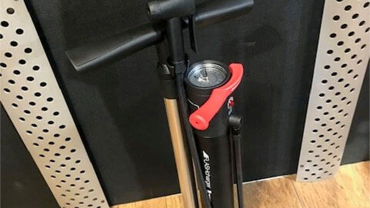 チューブレスにおすすめ】Bontrager『TLR Flash Charger Floor Pump