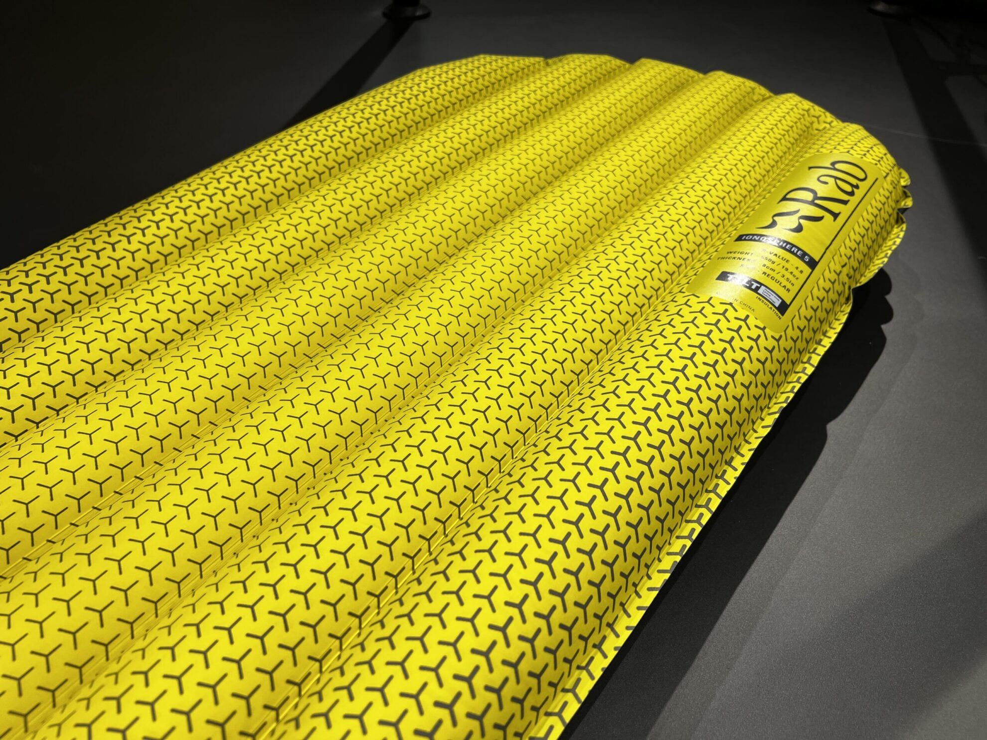 イオノスフィア5(Rab IONOSPHERE 5) 優れた収納性と断熱性を備えた