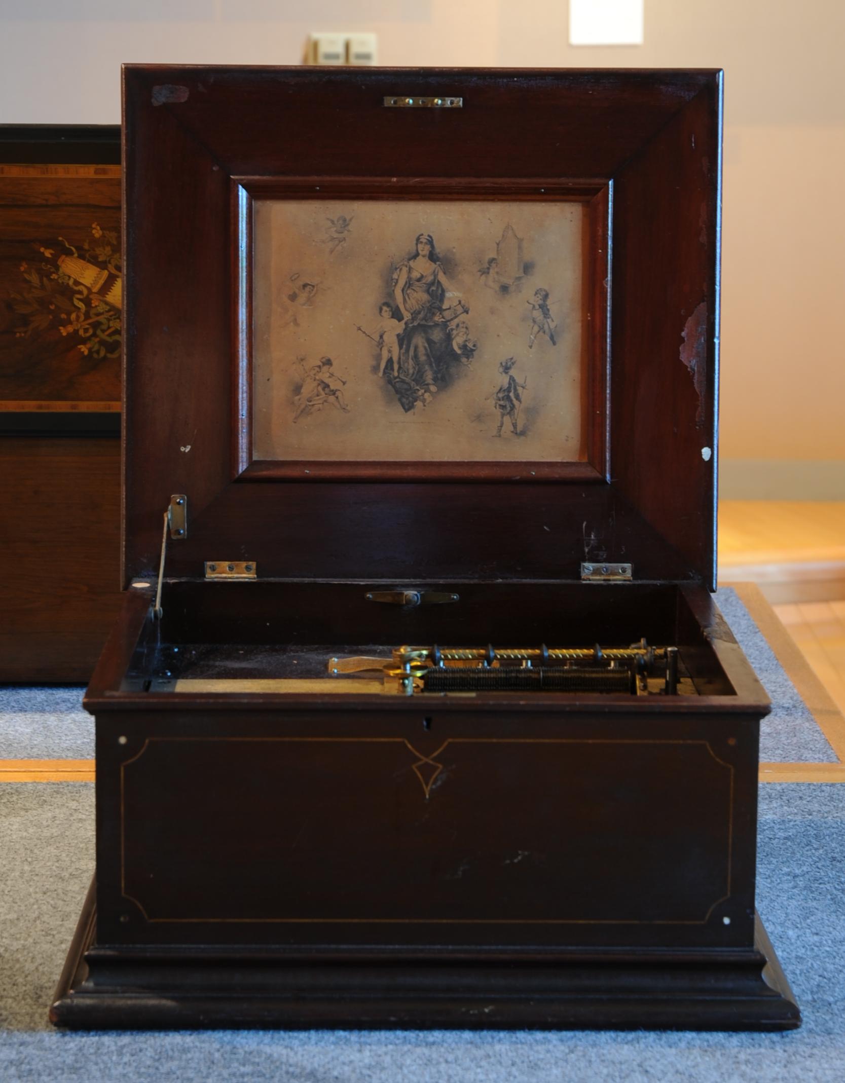 ディスクオルゴール レジーナ（シングルコーム） - 観峰館