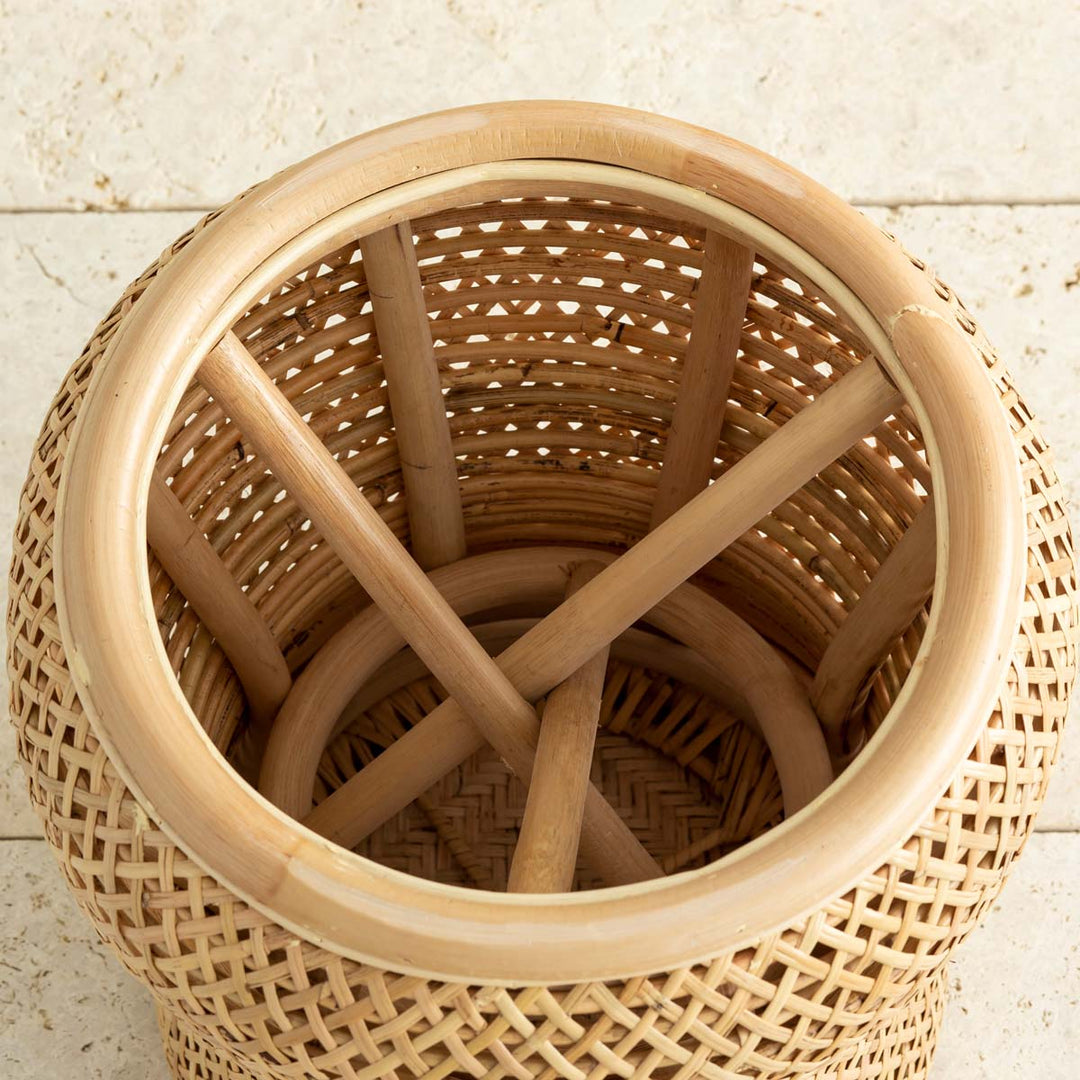 Eco × Natural 丸みの美しい ラタンスツール – KANADEMONO