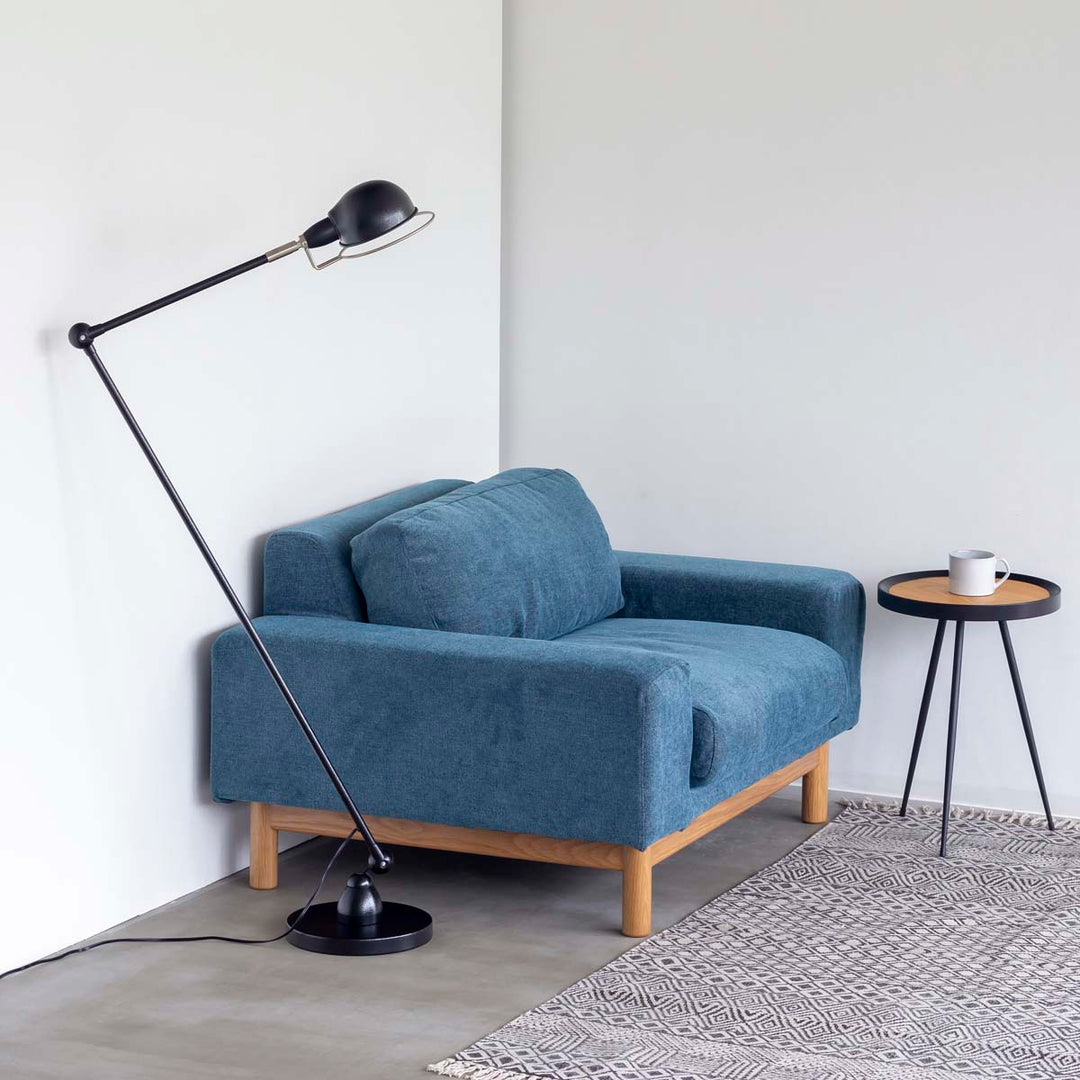 インダストリアル ＋ スタイリッシュ フロアランプ – KANADEMONO