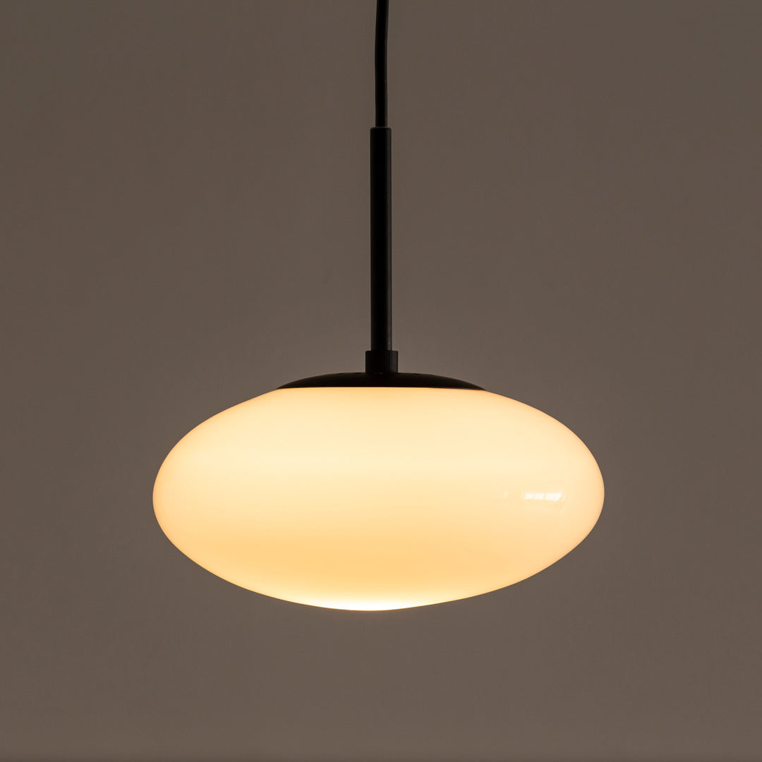 Glass_OvalPendantLight_02_1080