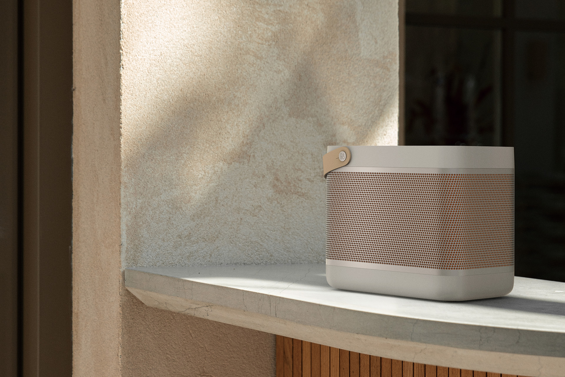 Beolit20 - BANG & OLUFSEN | 完実電気株式会社 | KANJITSU DENKI CO.,LTD