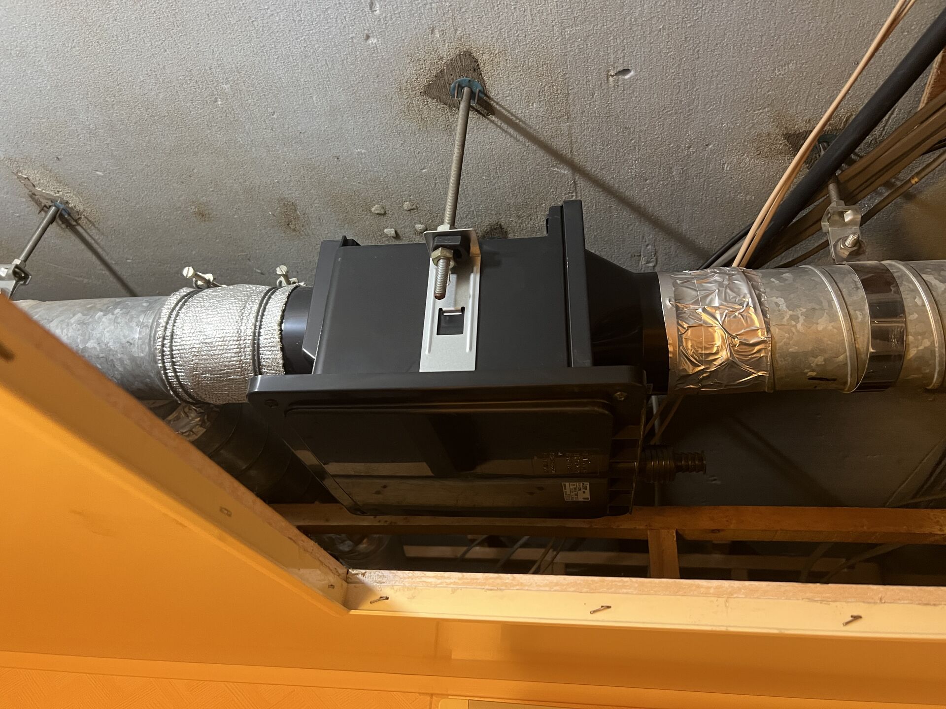 東京都葛飾区 中間ダクトファン交換 V-13ZMC6 | 施工例・ブログ | 東京