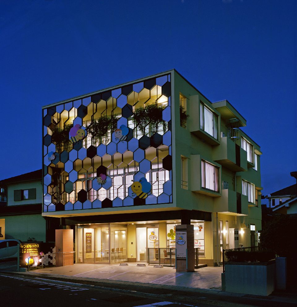 みつばちビレッジ