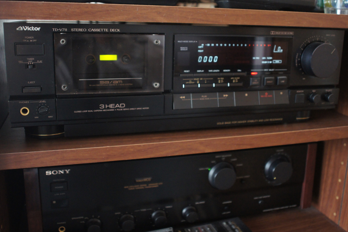 思い出家電】寮生活で大活躍したビクターのカセットデッキ - 家電Watch