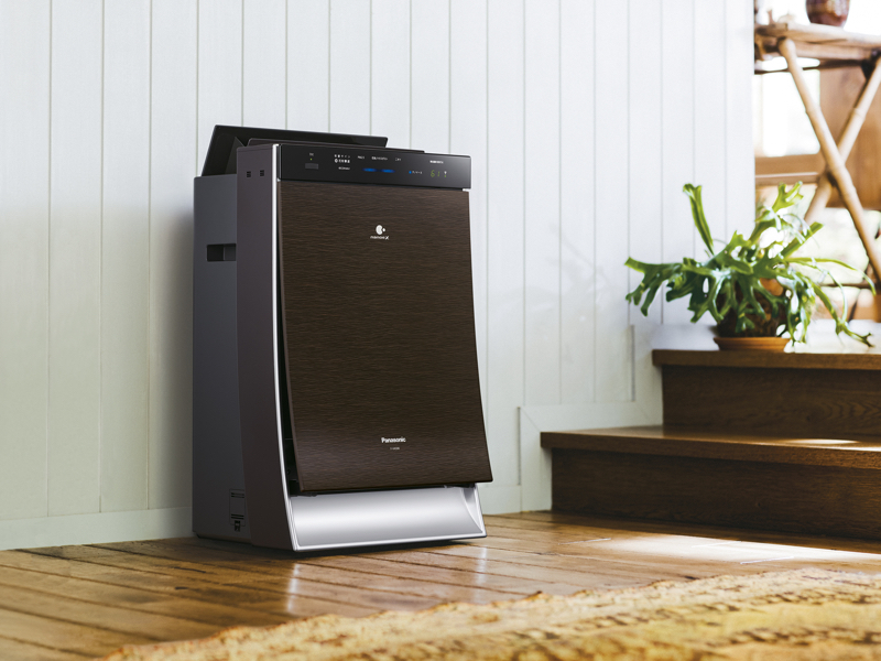 パナソニック、スマホで空気の状態が確認できる木目調の加湿空気清浄機