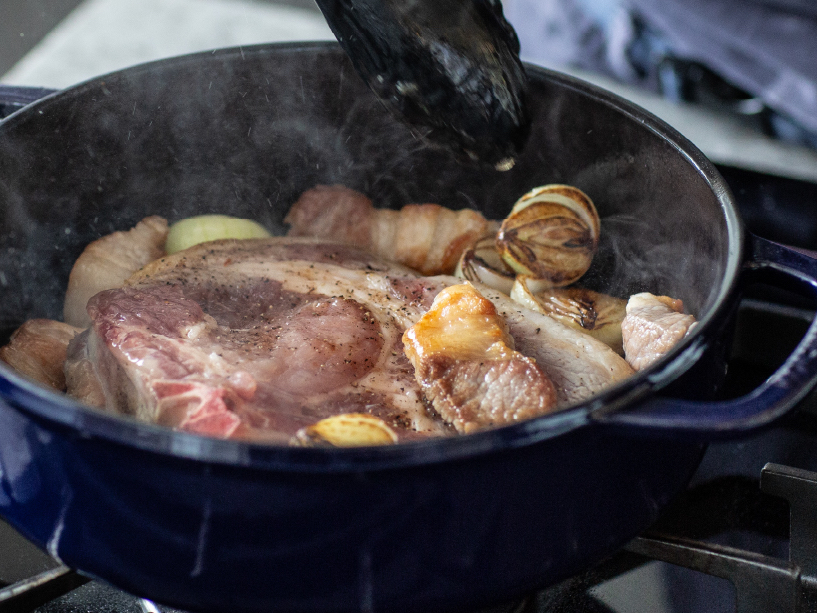 バーミキュラの浅型無水ホーロー鍋 炒めものや炊飯も - 家電 Watch