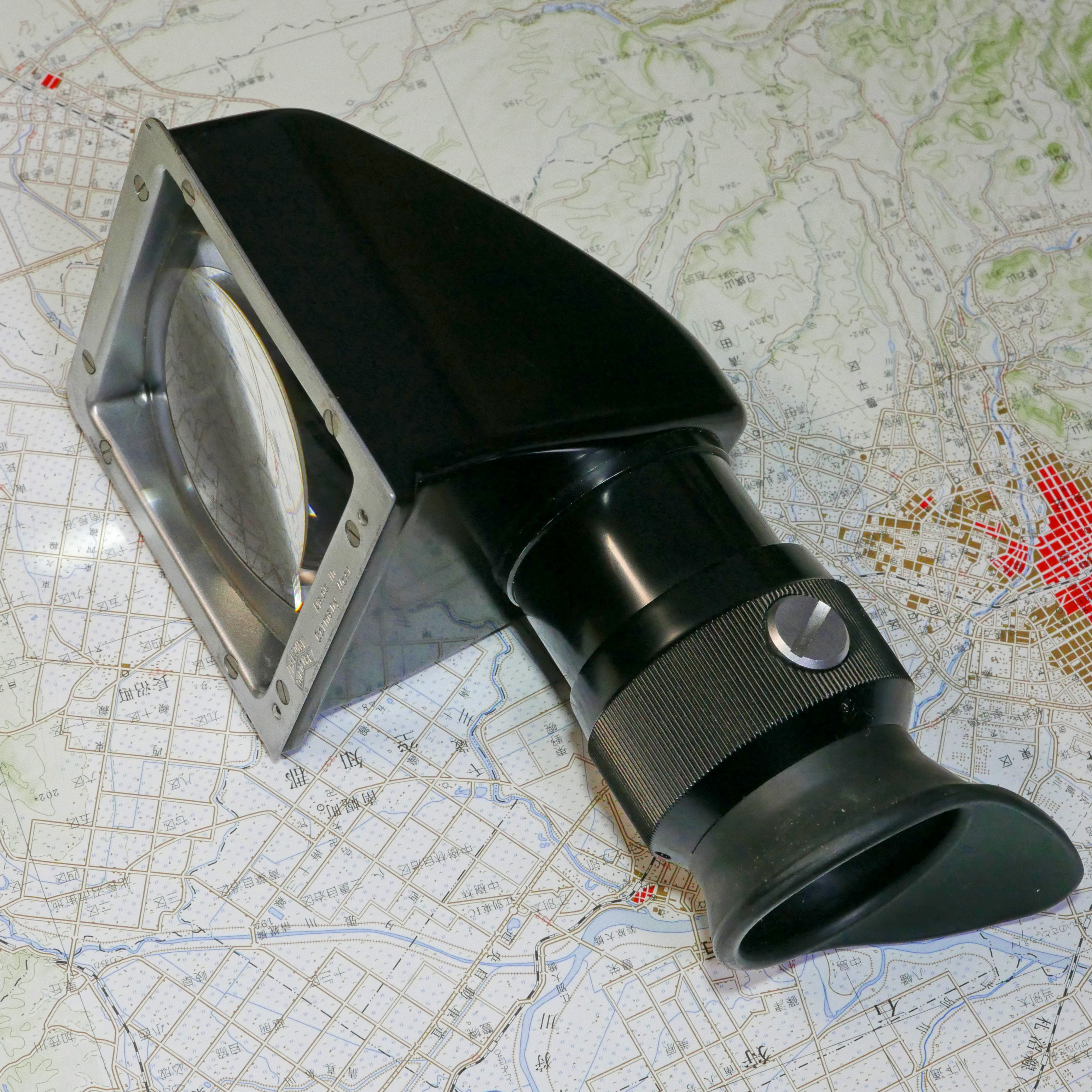 ハッセルブラッドのプリズムファインダー『HC-4』、街撮りにもイイネ！