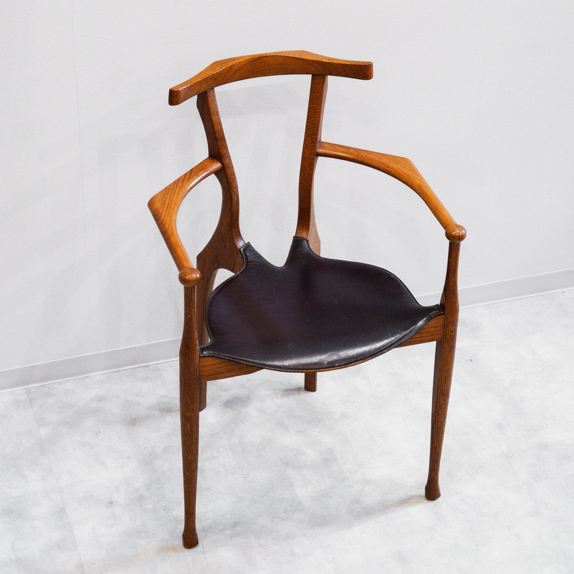 GAULINO CHAIR – Gallery Cafe KAKERU