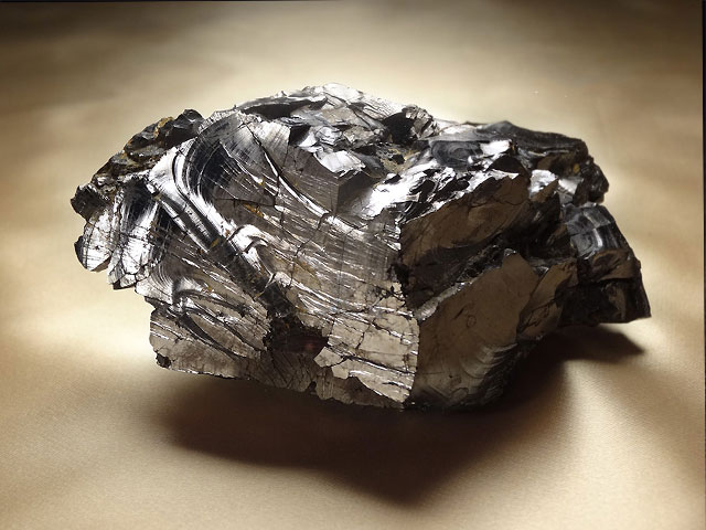 シュンガイトの意味・効果・浄化方法、購入｜開運なび 天然石