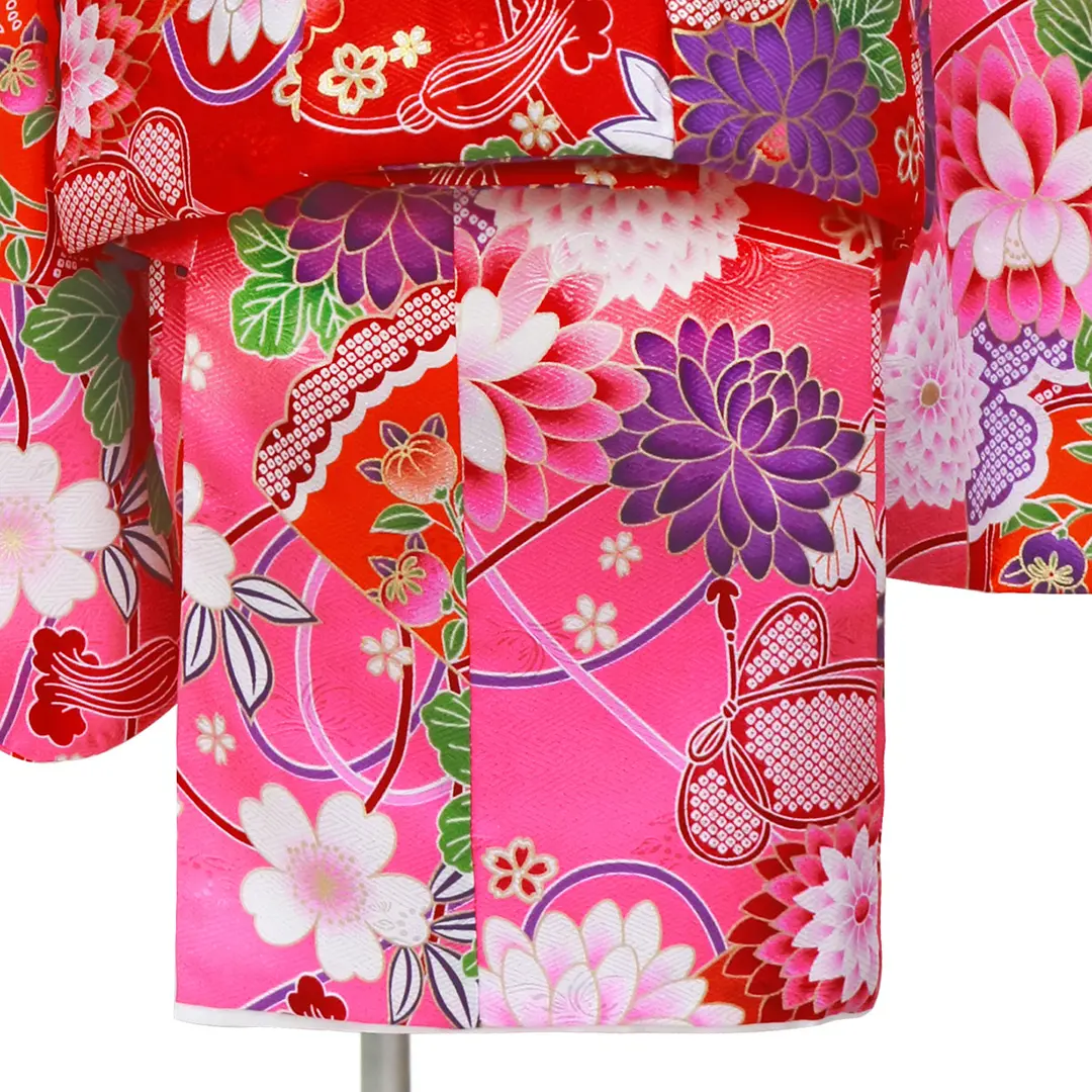 ピンク地に菊と扇の着物、同柄の被布コートセット／七五三・三歳女の子
