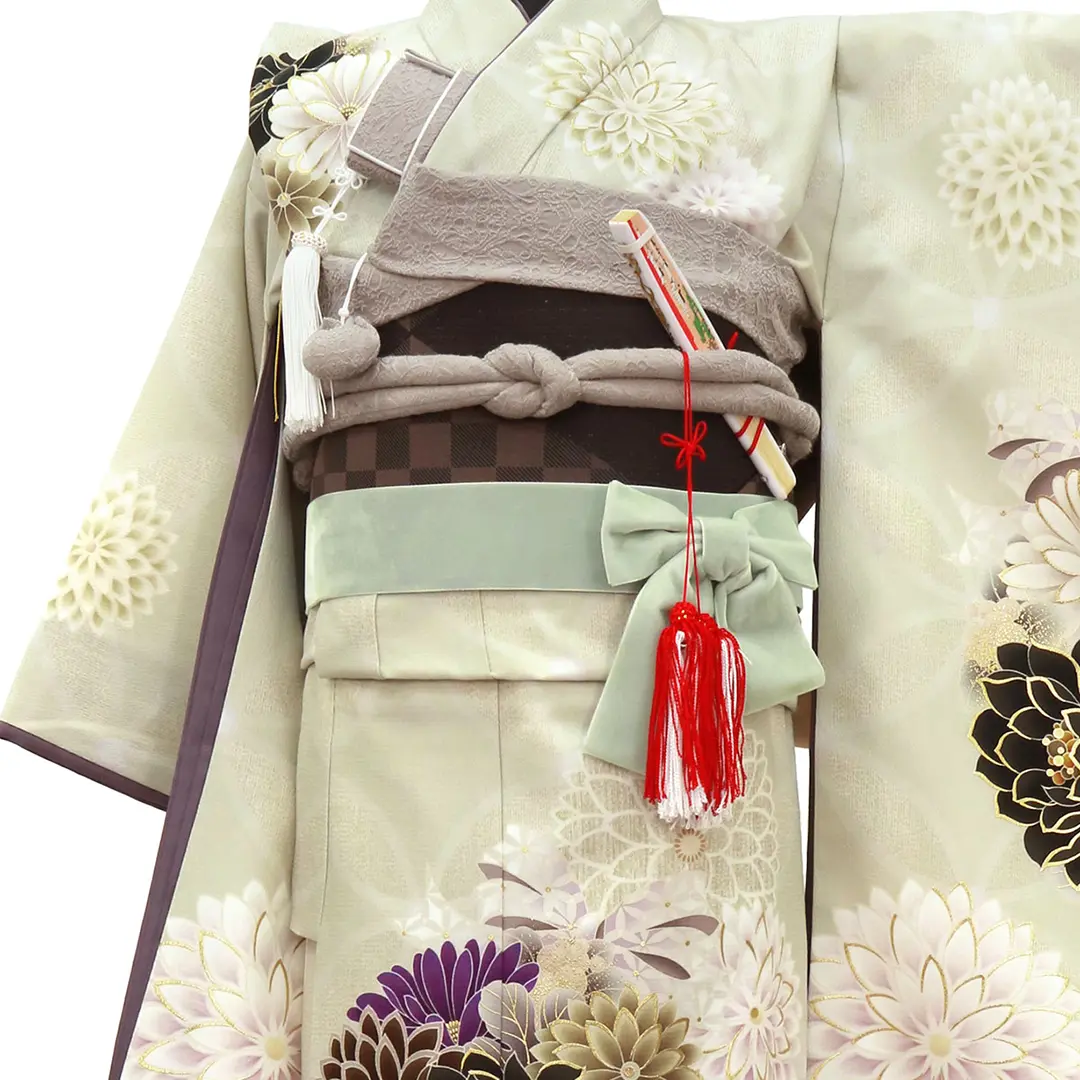 JAPAN STYLE》灰白色にむじな菊の着物／七五三・七歳女の子 | 宅配着物