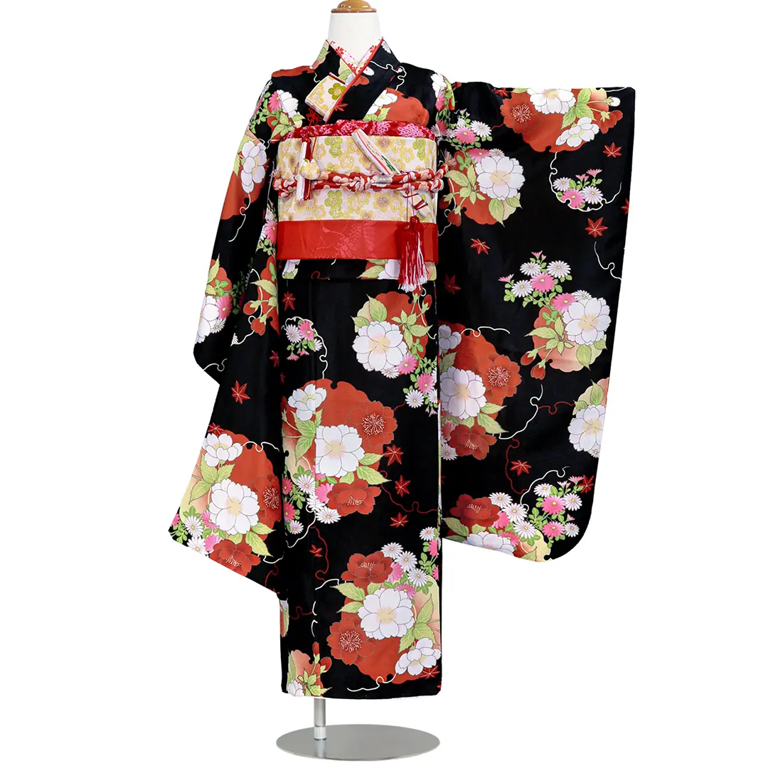 黒地に雪輪と桜の着物（アイボリー帯に赤）／七五三・七歳女の子