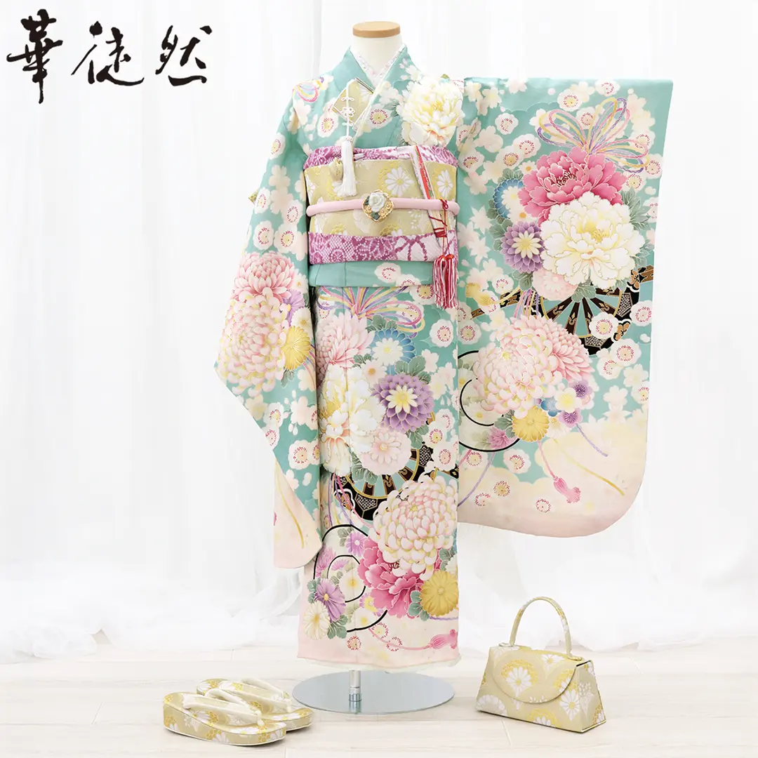 七五三着物レンタル／《華徒然》水色地に牡丹と源氏車の着物／七歳