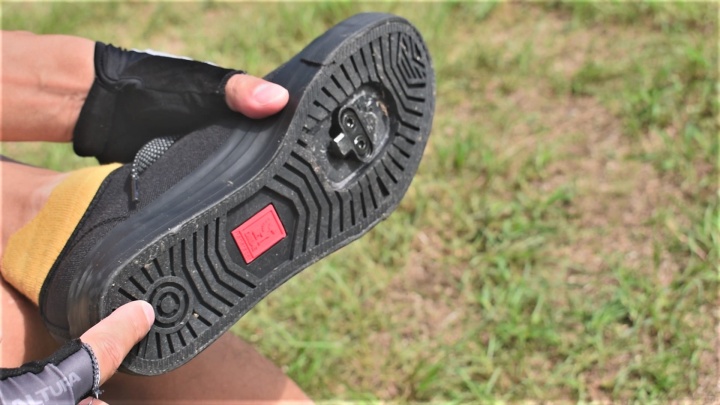 サイクリングシューズ CHROME×Panaracer SPDレビュー｜かつおちゃんねる