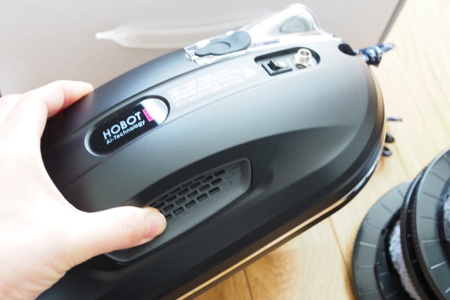 手の届かない窓は機械におまかせ！窓掃除ロボット『HOBOT-388』を