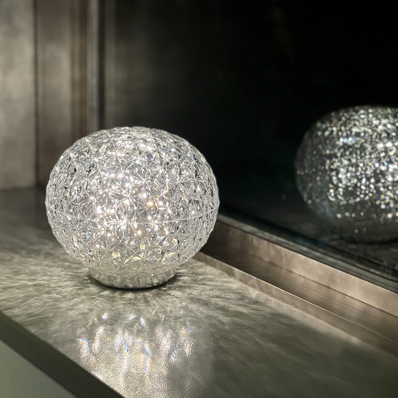 ミニプラネット バッテリー｜Kartell｜カルテルオフィシャルサイト