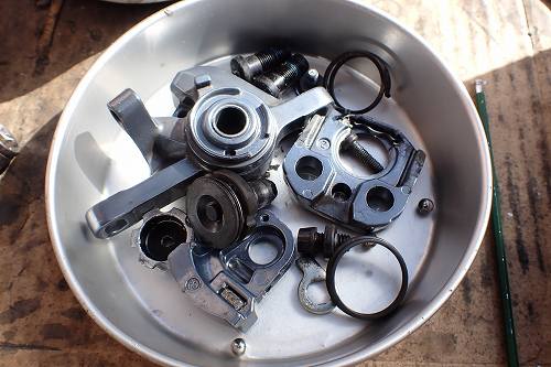 メカニカルディスクブレーキ（BR-CX77）の分解整備 | からあげ隊長の冒険