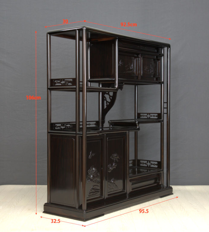 飾り棚: 黒檀 隅丸4枚戸彫り 3.5尺棚 no.8606 / 唐木家具OSAKA