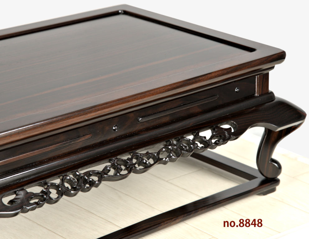 花台: 黒檀 二重天 唐草彫り 花台 巾55.5cm 大阪唐木指物 no.8848