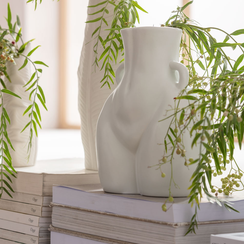 ドナ ホワイト フラワーベース - 花瓶・フラワーベースの通販 ｜【KARE