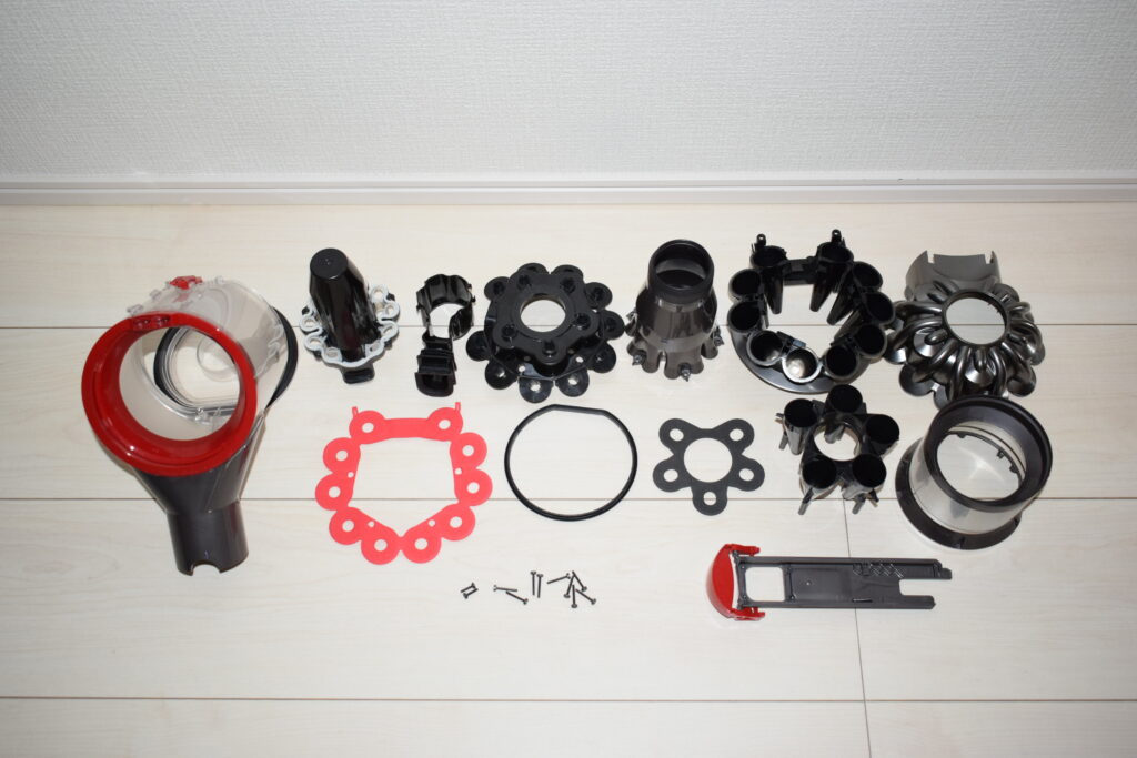 ダイソン（dyson）V8 fluffy+ の分解掃除 - Kazu Life 117