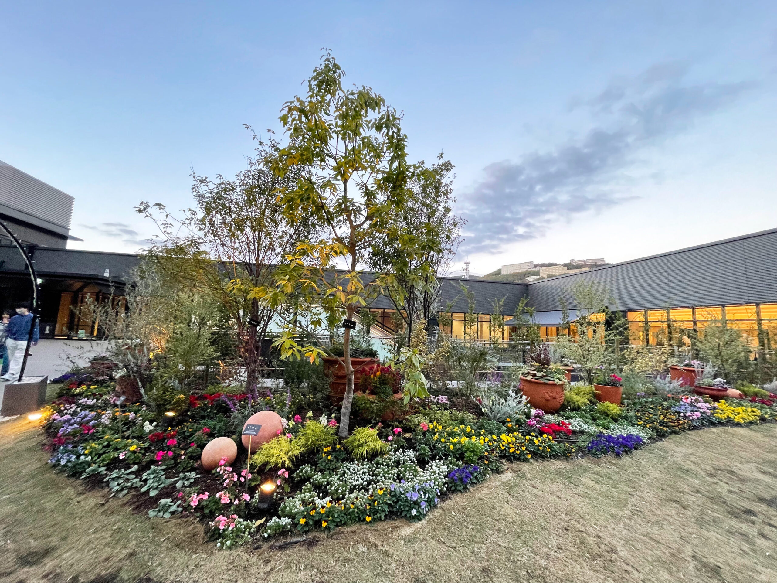 アミュプラザ長崎 新館 屋上庭園 | 庭園デザイナー石原和幸